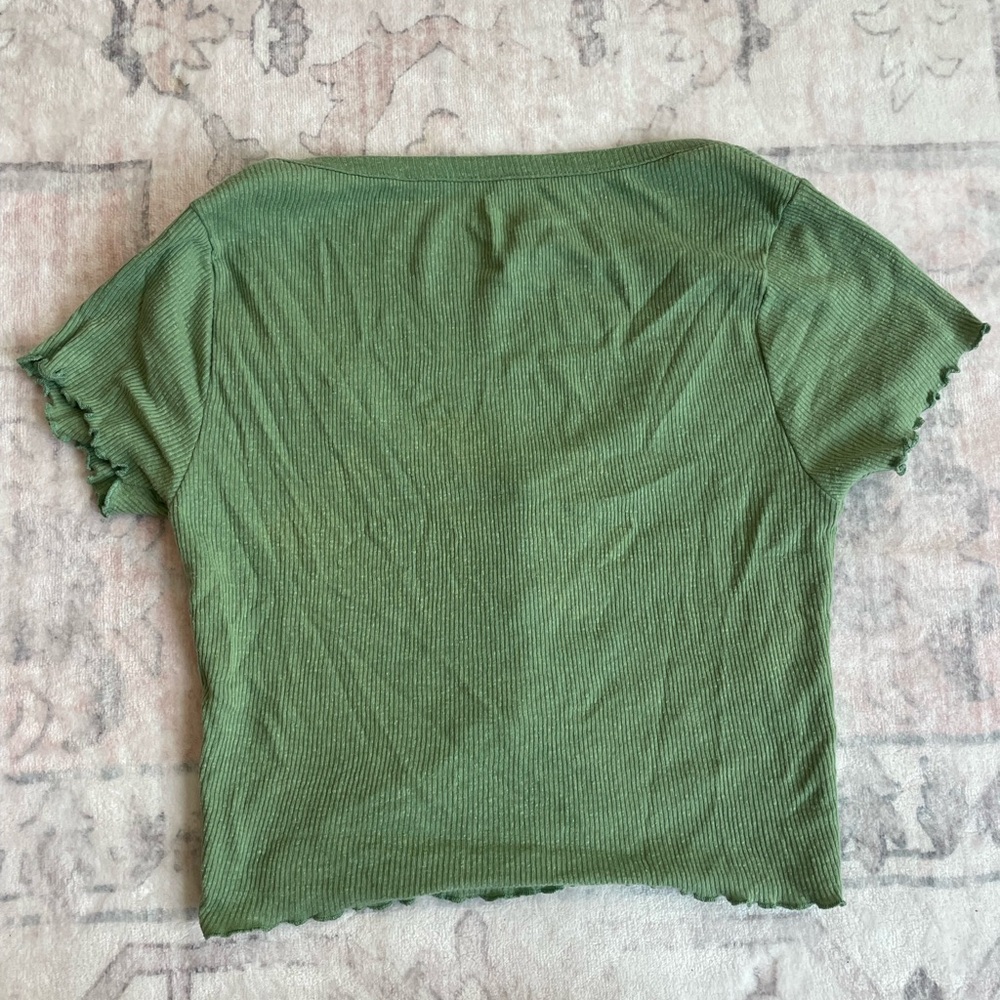 Women's Green Ribbed Button-Up Top - Picture 2 of 3